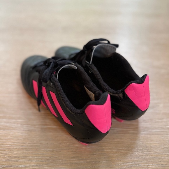 Adidas Goletto VII girls black & pink outdoor soccer cleats athletic shoes 3.5 - Picture 2 of 4
